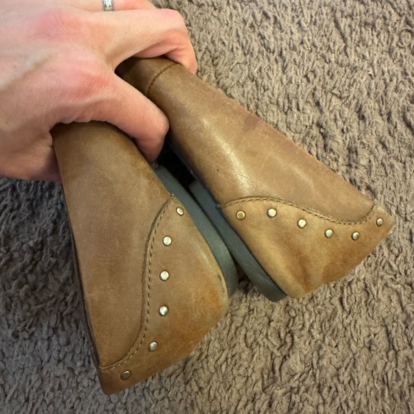 BORN LOLA FLATS BROWN LEATHER LOAFERS SLIP ON Studded SHOES 9 - Picture 11 of 12